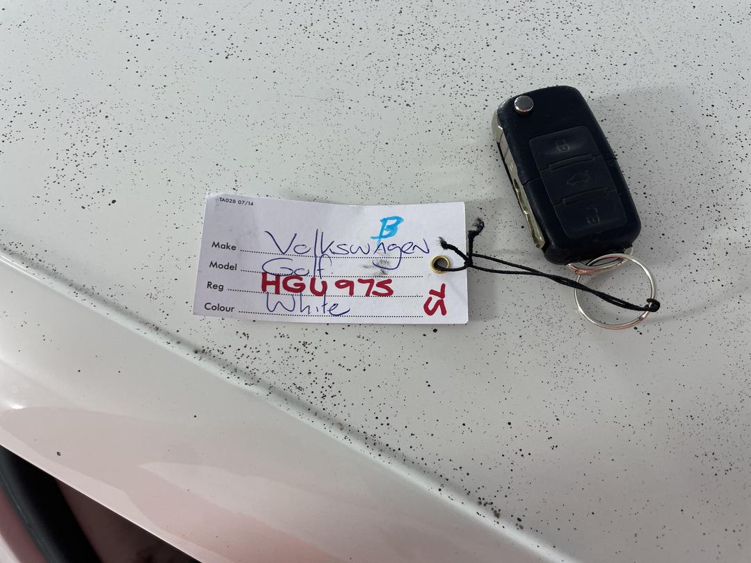 Photo '20' of Volkswagen Golf TSI