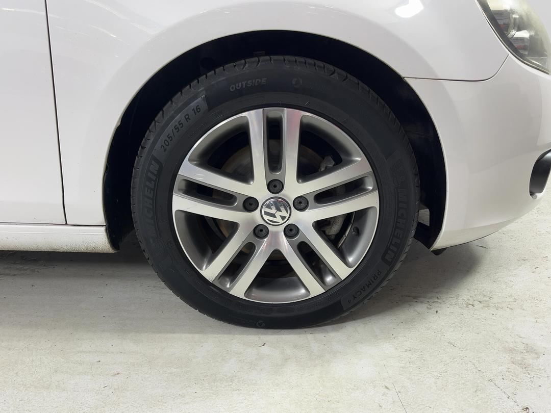 Photo '9' of Volkswagen Golf
