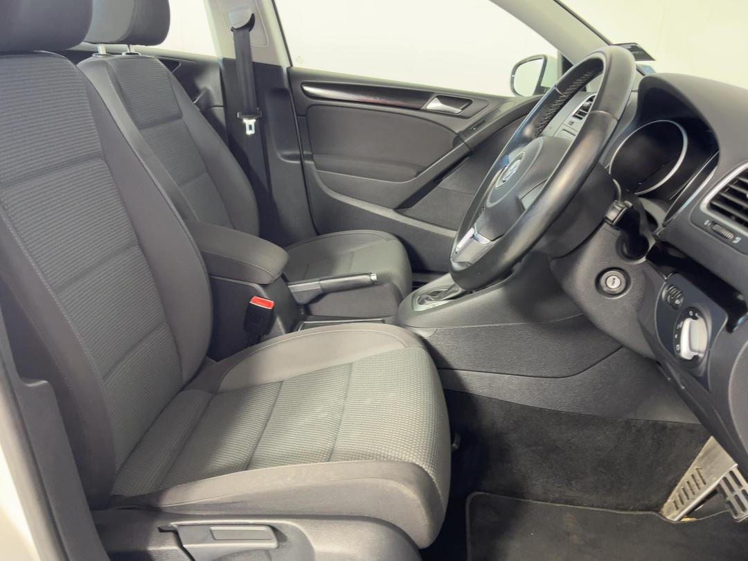 Photo '16' of Volkswagen Golf