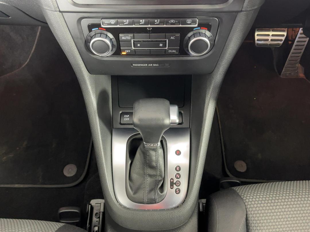 Photo '18' of Volkswagen Golf