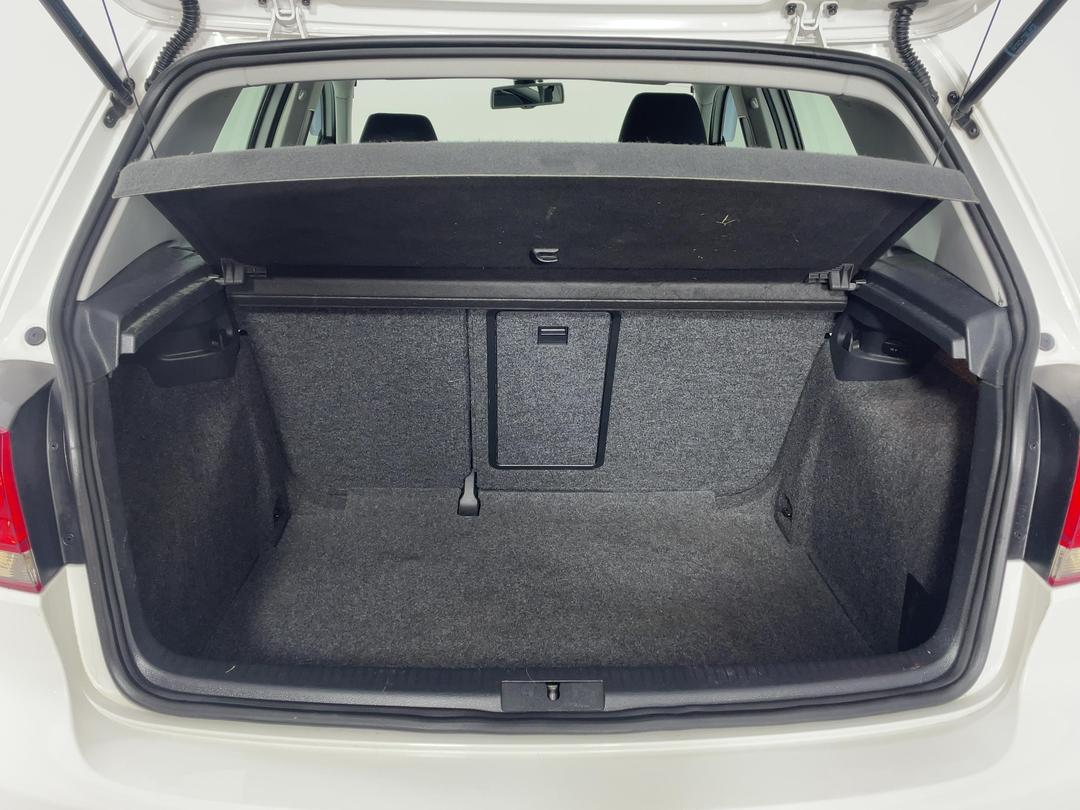 Photo '14' of Volkswagen Golf