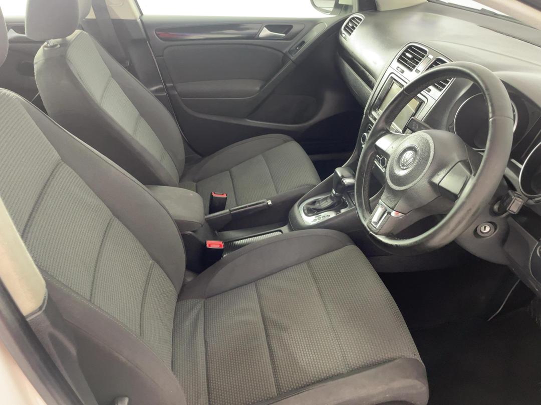 Photo '16' of Volkswagen Golf