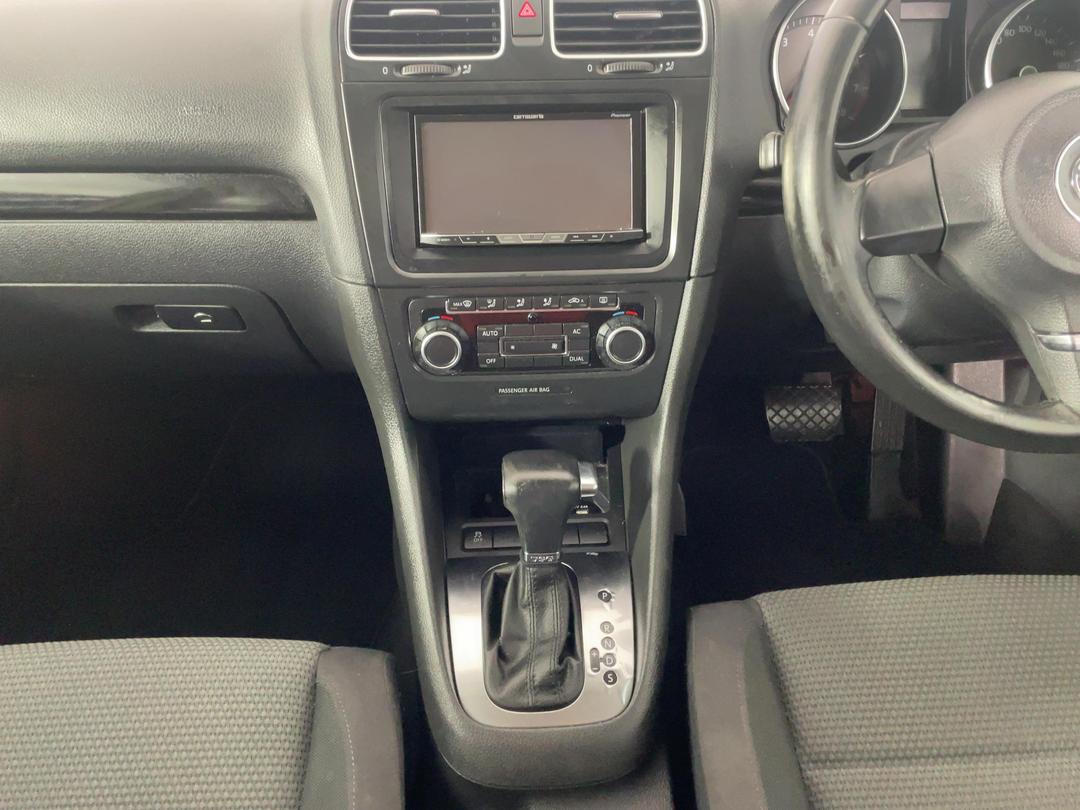 Photo '18' of Volkswagen Golf