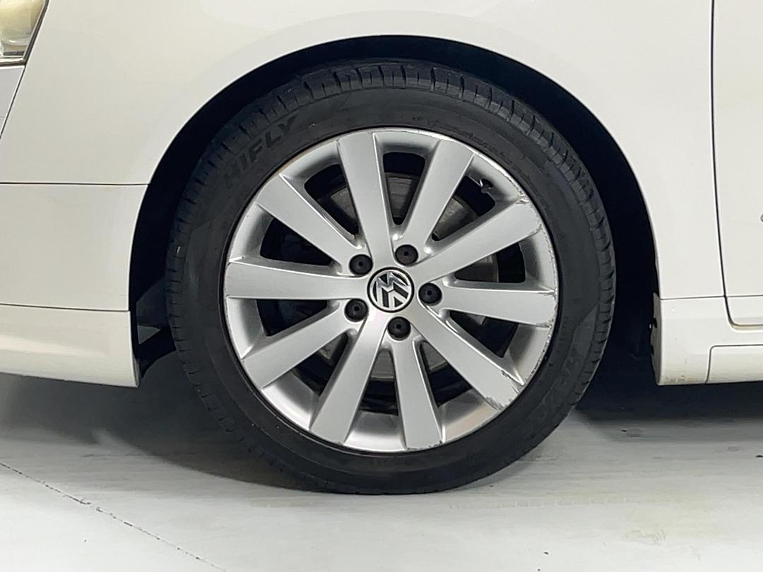 Photo '10' of Volkswagen Passat