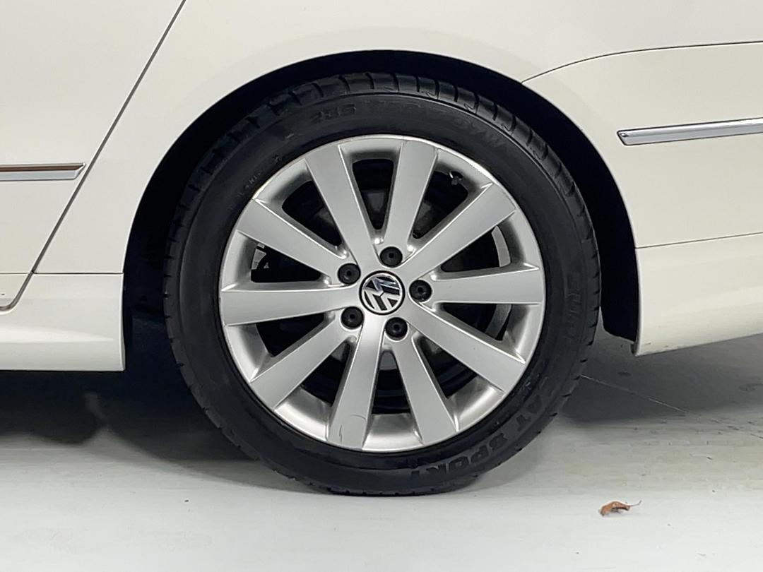 Photo '11' of Volkswagen Passat