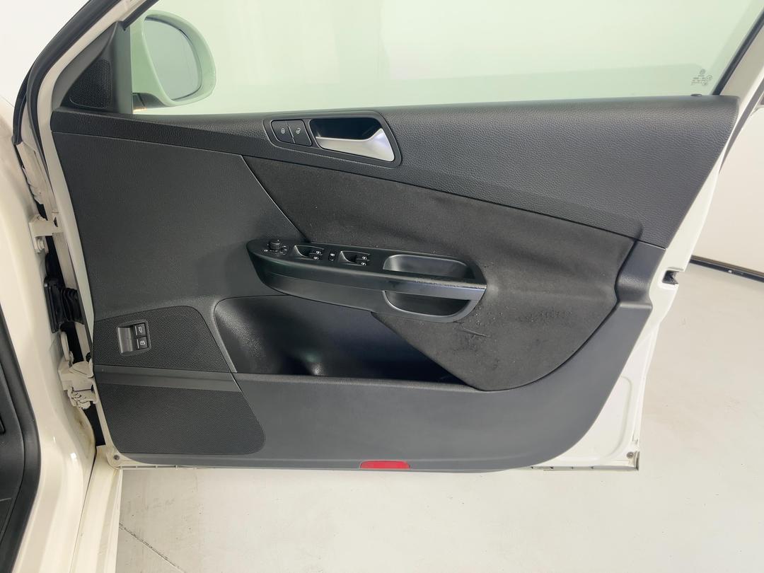 Photo '14' of Volkswagen Passat