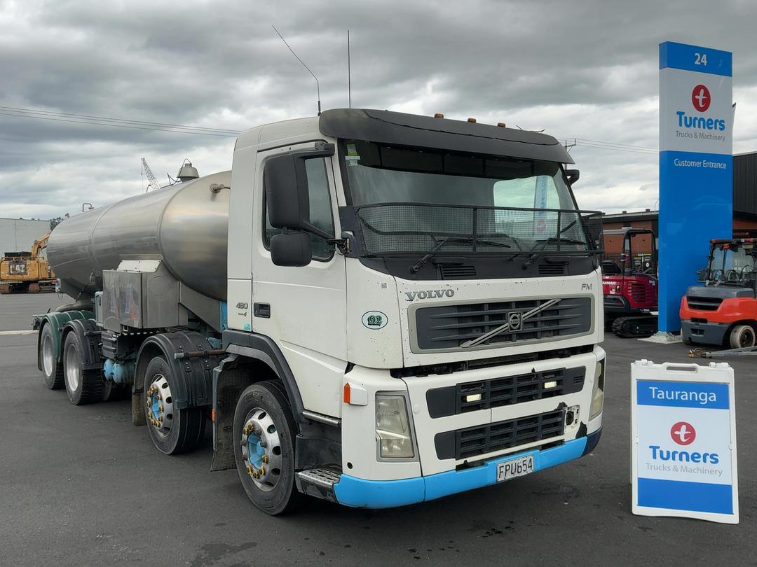 Photo '1' of Volvo FM480 Tanker