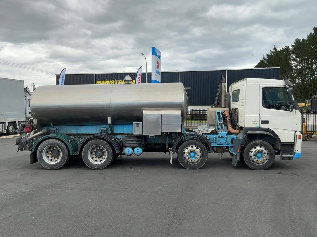 Photo '3' of Volvo FM480 Tanker