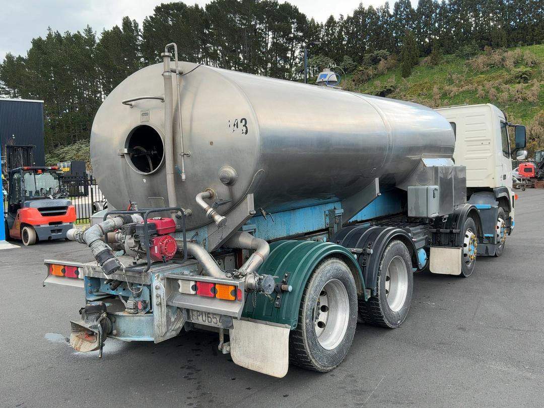 Photo '4' of Volvo FM480 Tanker
