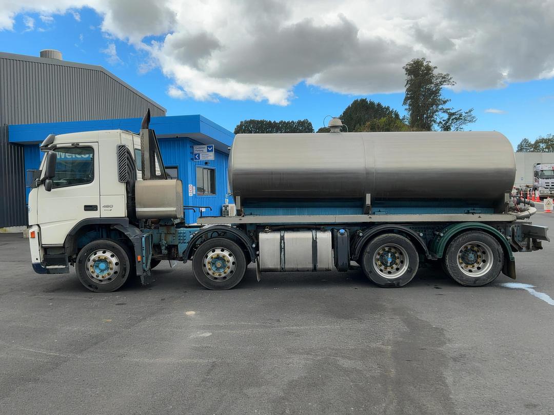 Photo '8' of Volvo FM480 Tanker