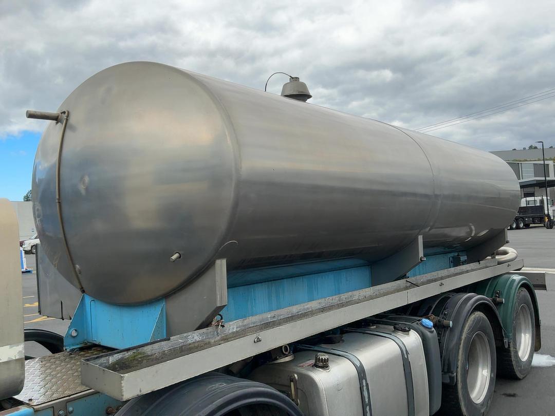 Photo '22' of Volvo FM480 Tanker