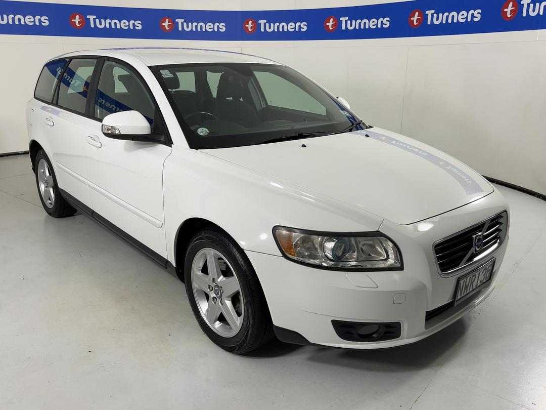 Photo '1' of Volvo V50
