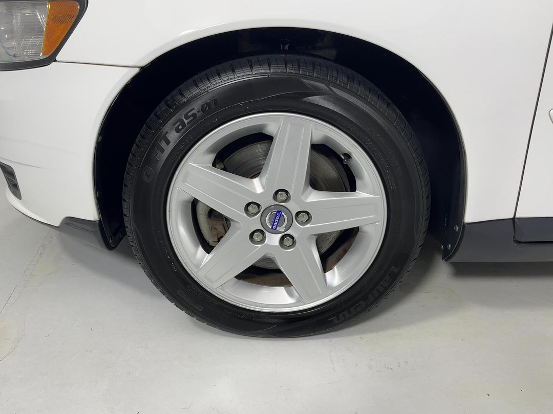 Photo '10' of Volvo V50