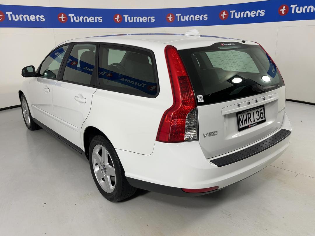 Photo '5' of Volvo V50