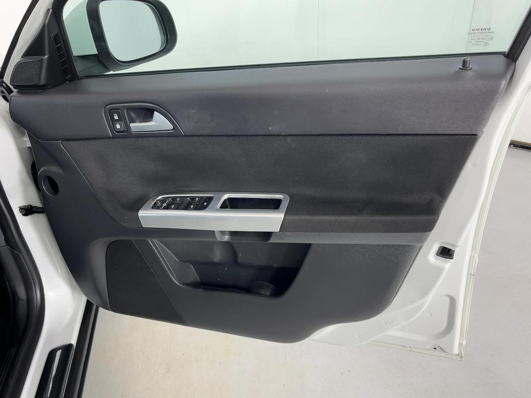 Photo '15' of Volvo V50