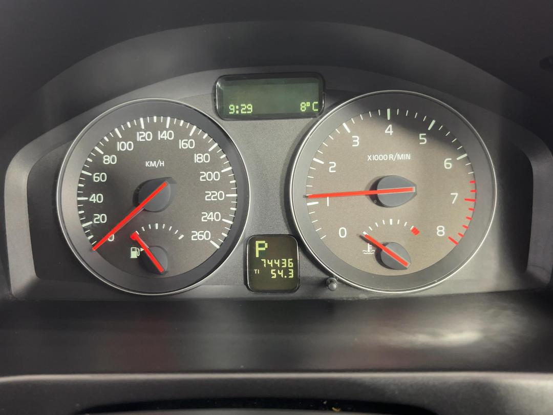 Photo '21' of Volvo V50