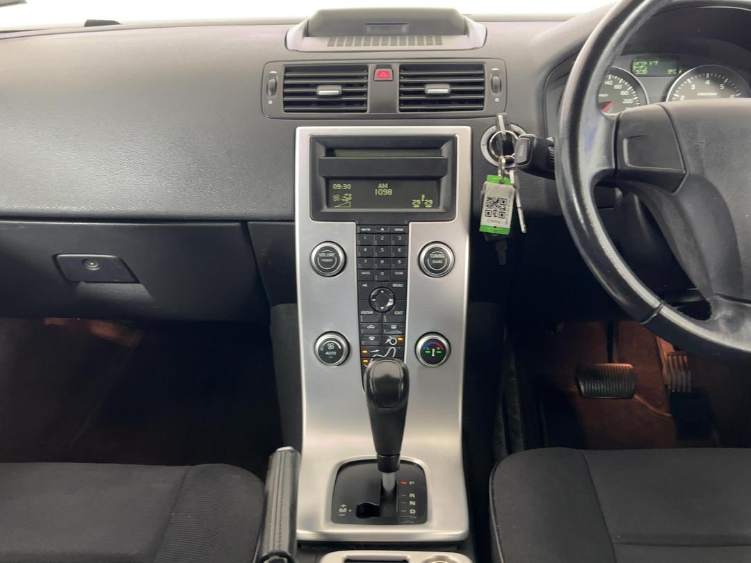 Photo '18' of Volvo V50