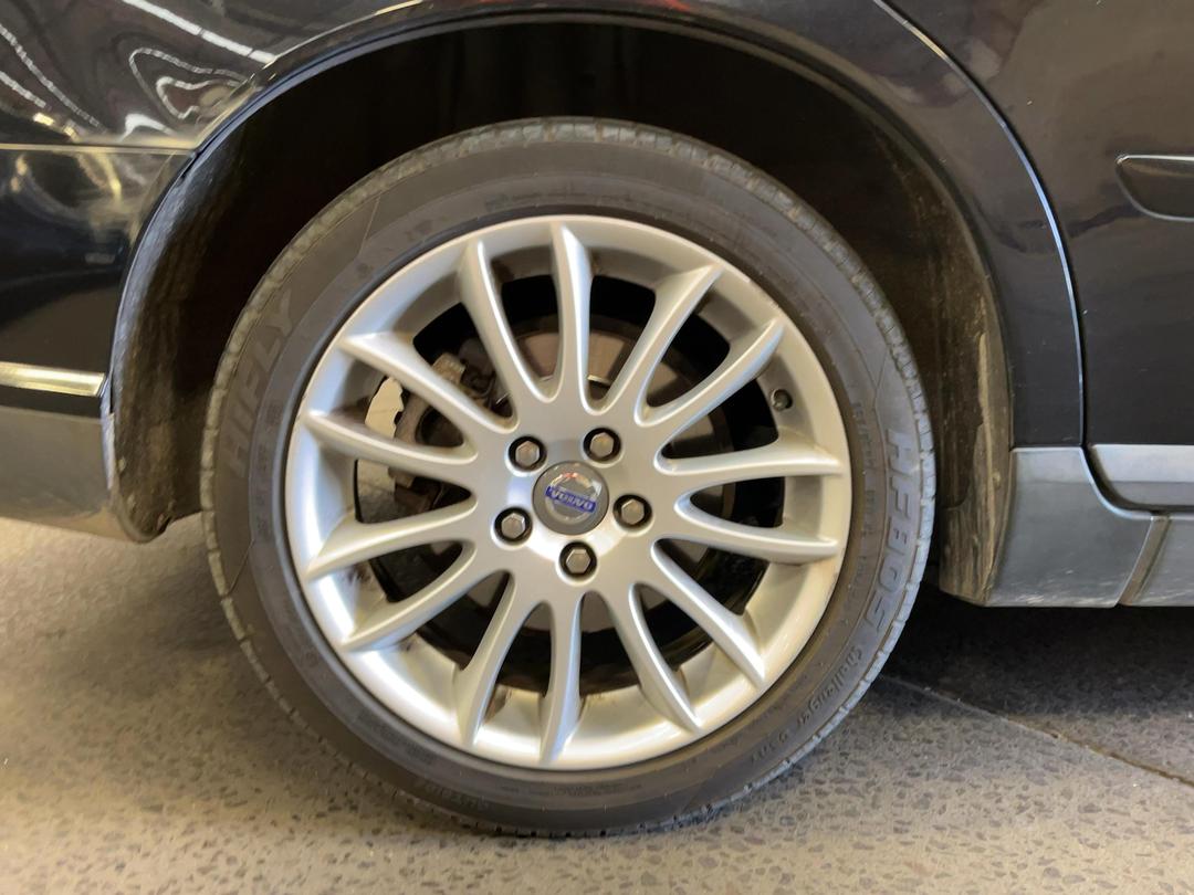 Photo '10' of Volvo V50