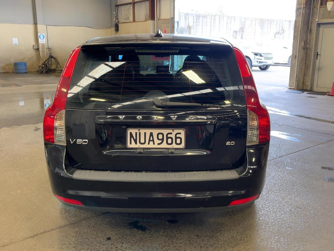Photo '5' of Volvo V50