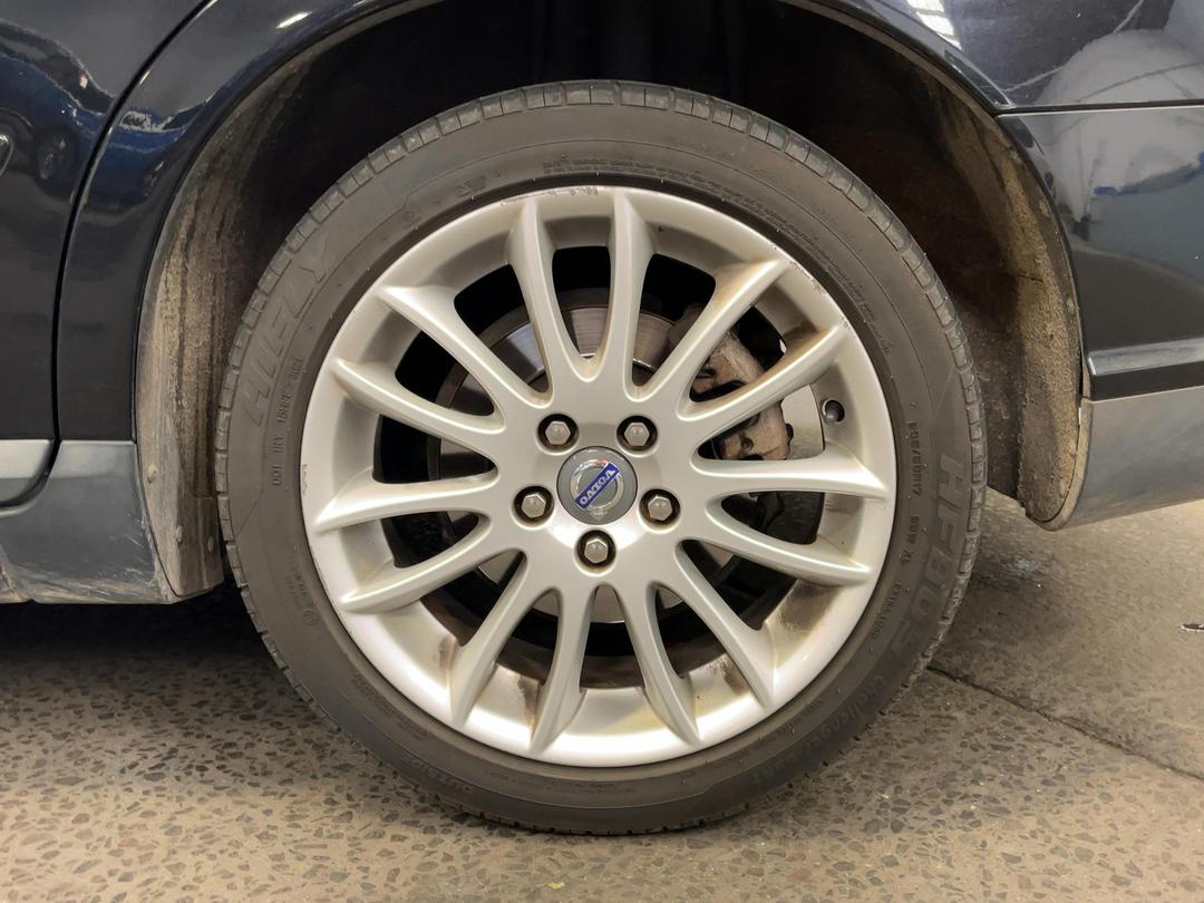 Photo '9' of Volvo V50