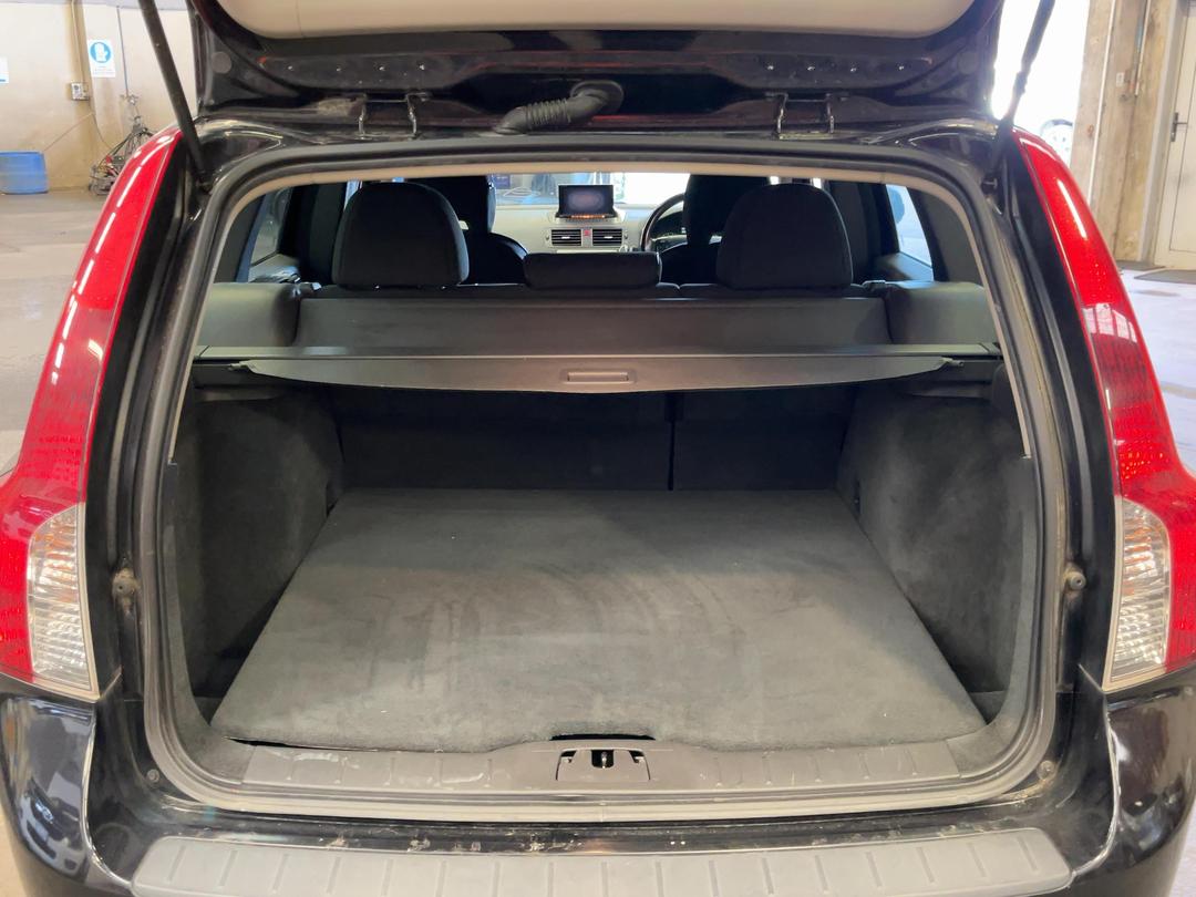 Photo '12' of Volvo V50