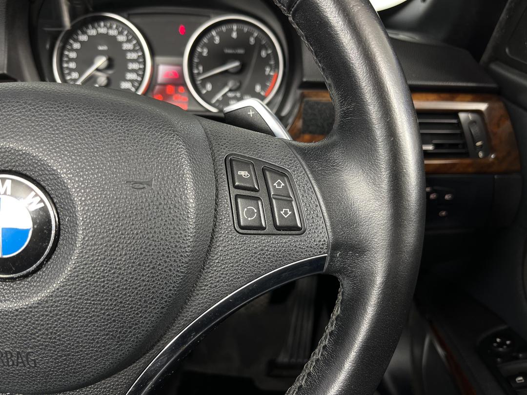 Photo '21' of BMW 335I