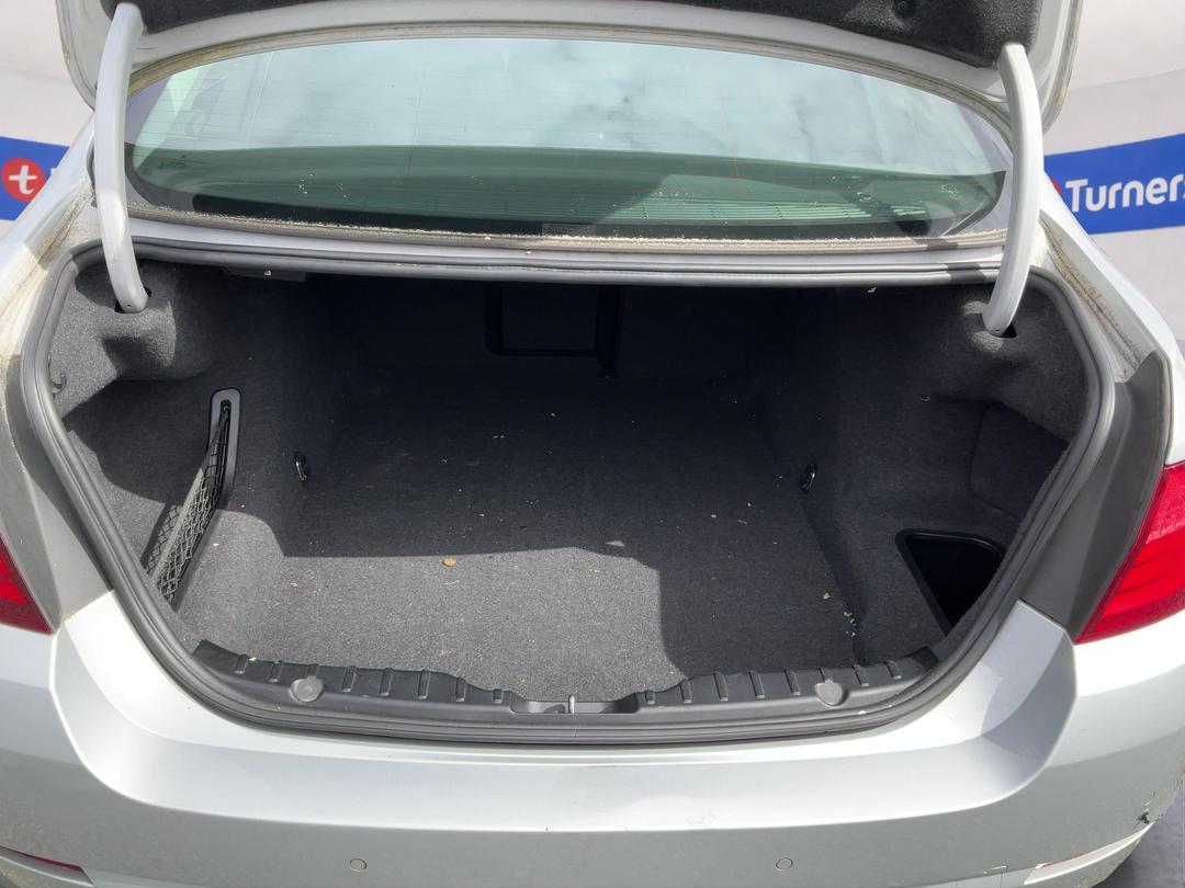 Photo '12' of BMW 5 Series 523I Photo '12' of BMW 5 Series 523I
