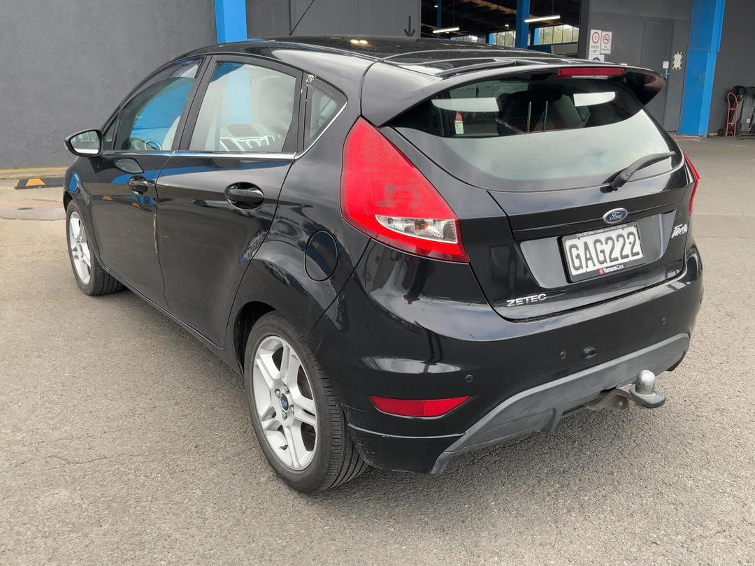 Photo '12' of Ford Fiesta