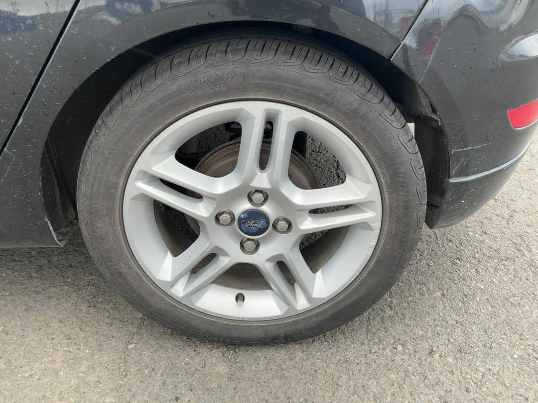 Photo '13' of Ford Fiesta