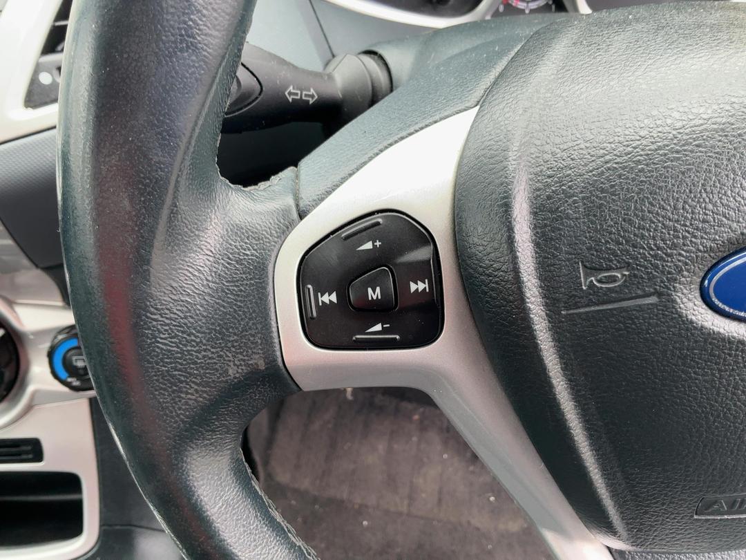 Photo '23' of Ford Fiesta