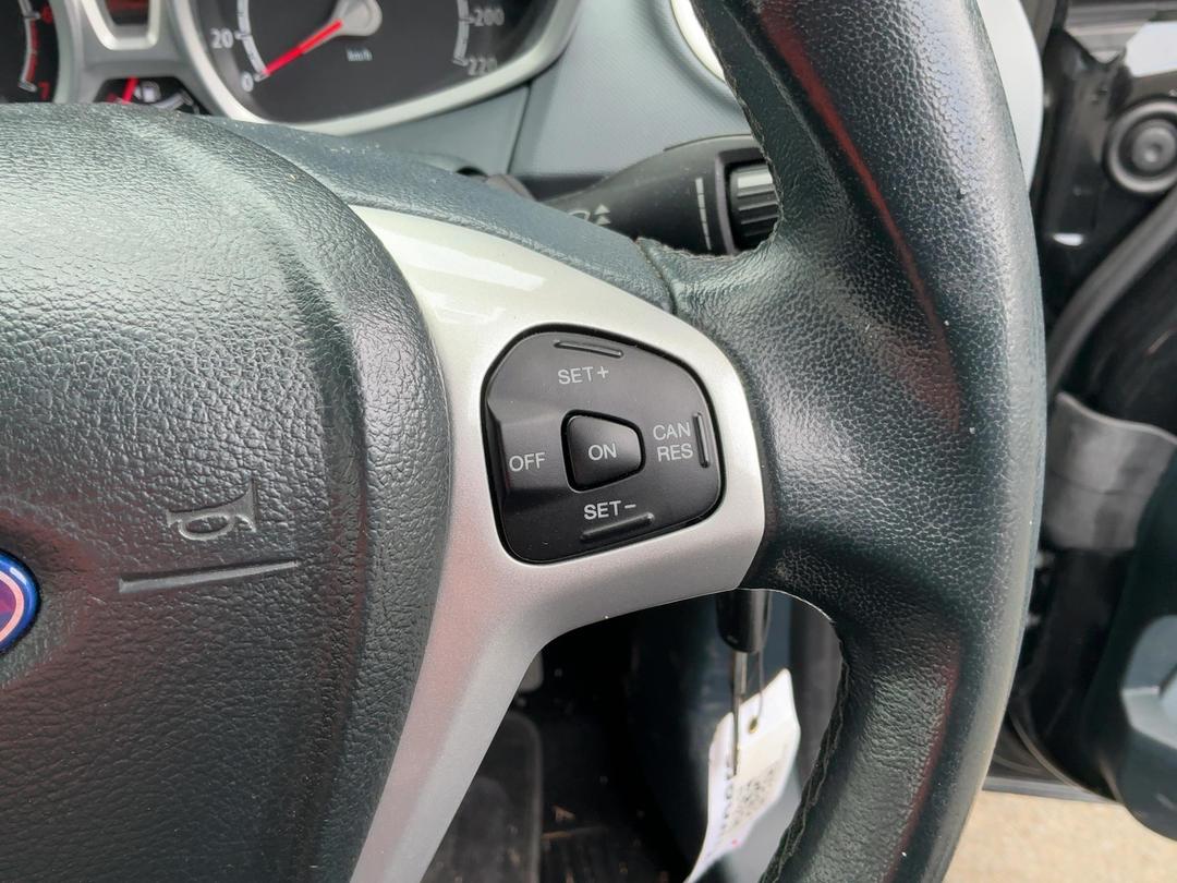 Photo '24' of Ford Fiesta