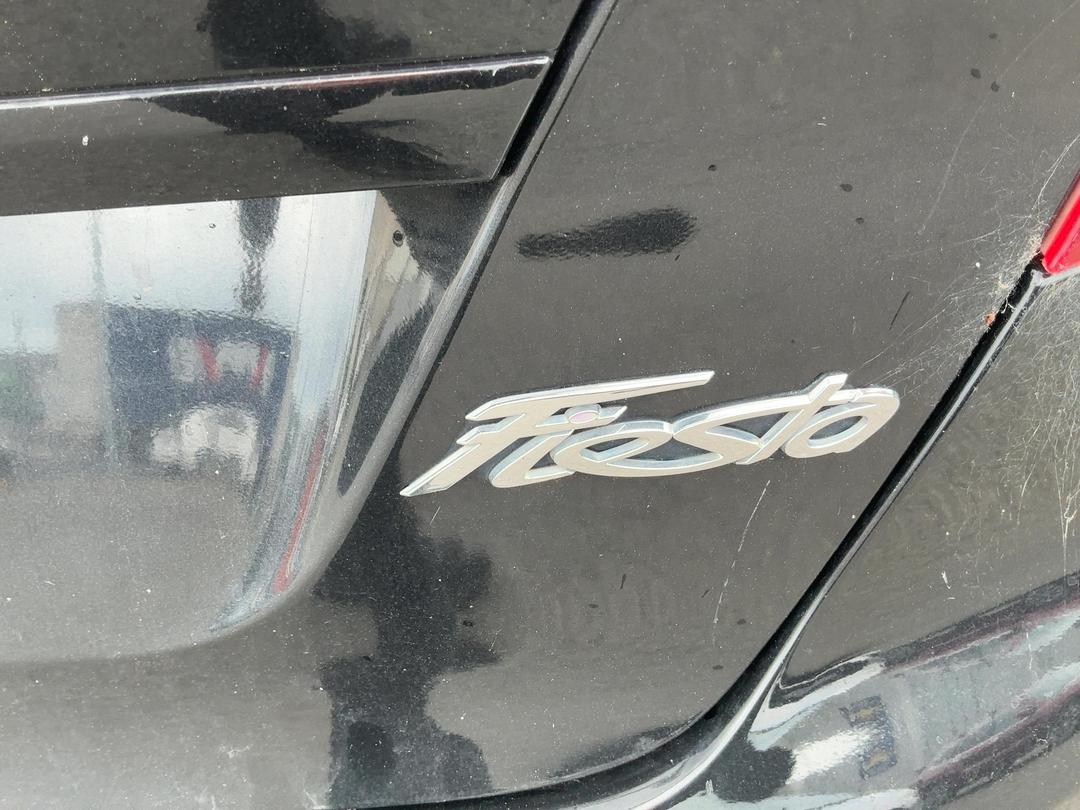 Photo '29' of Ford Fiesta