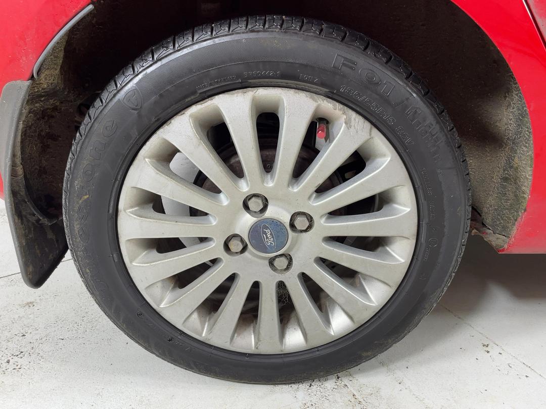 Photo '12' of Ford Fiesta