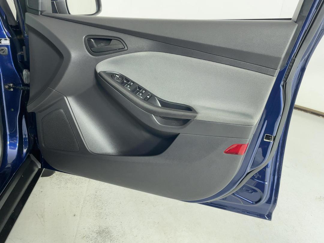 Photo '15' of Ford Focus
