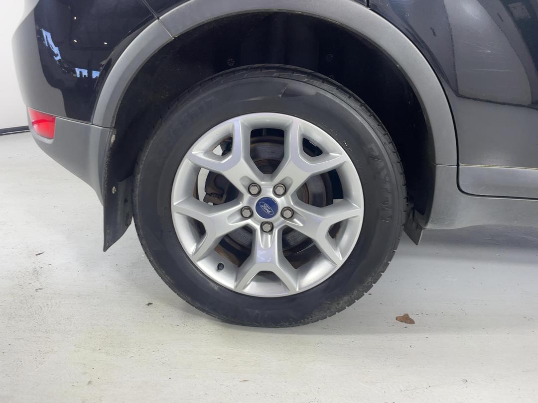 Photo '12' of Ford Kuga