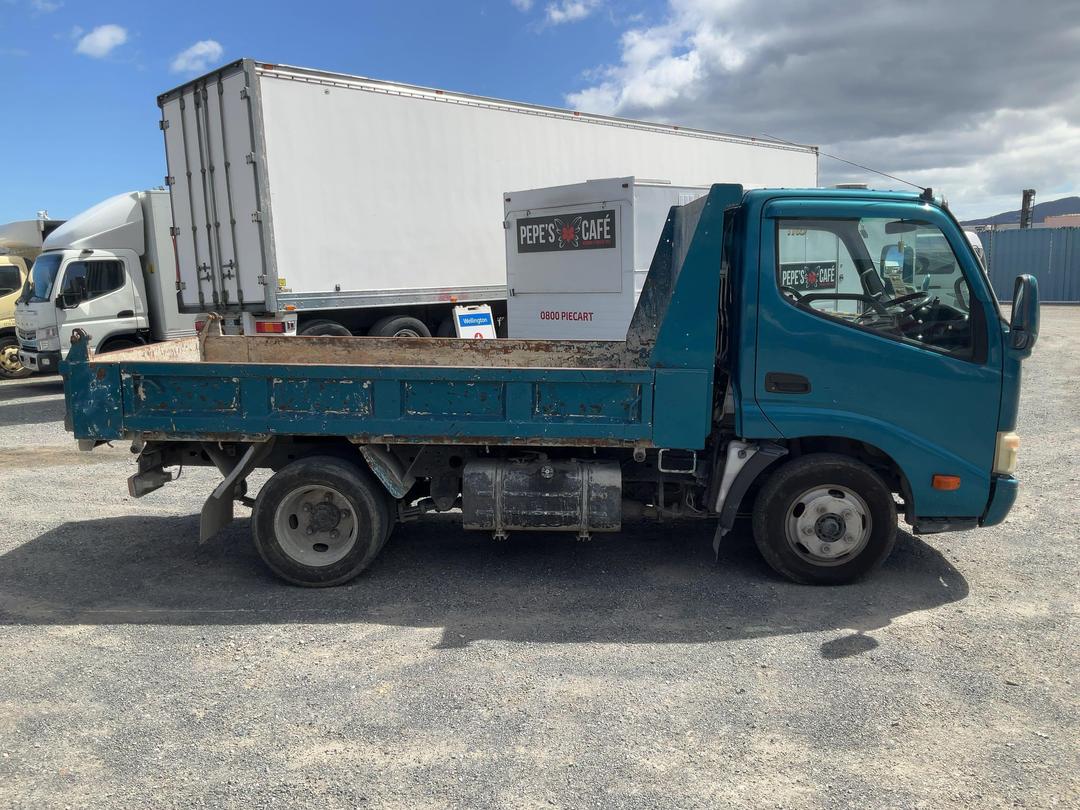 Photo '3' of Hino Dutro 2T Tipper