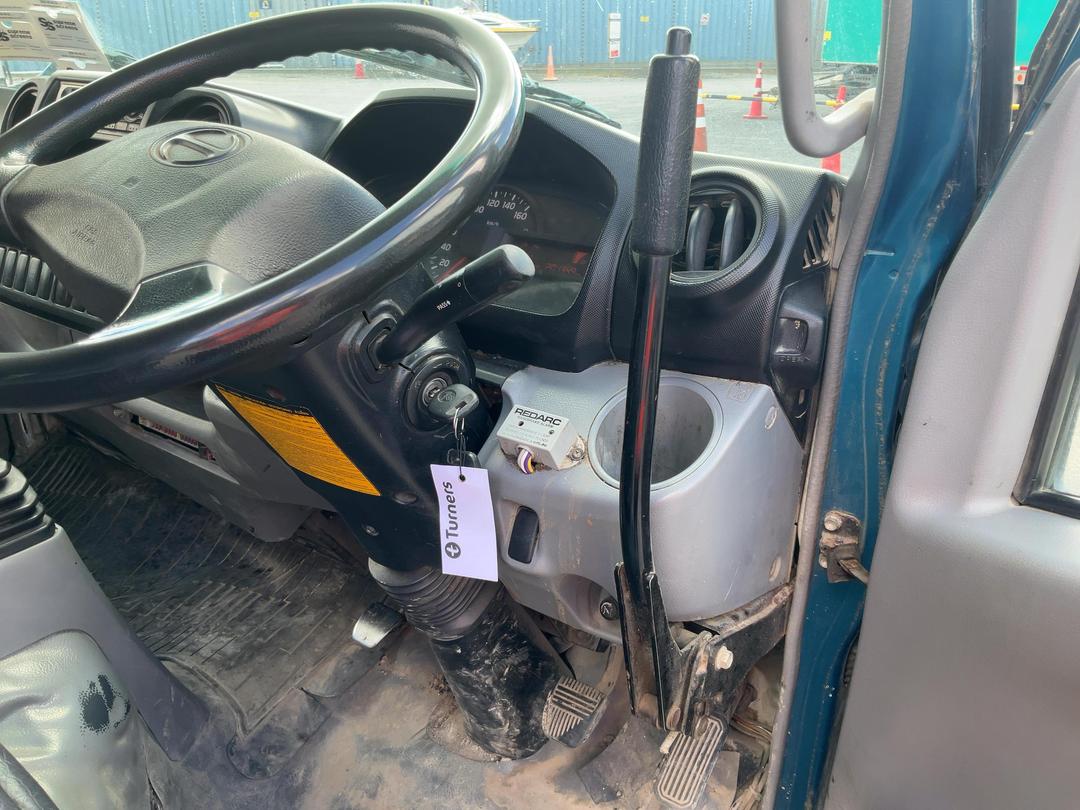 Photo '17' of Hino Dutro 2T Tipper