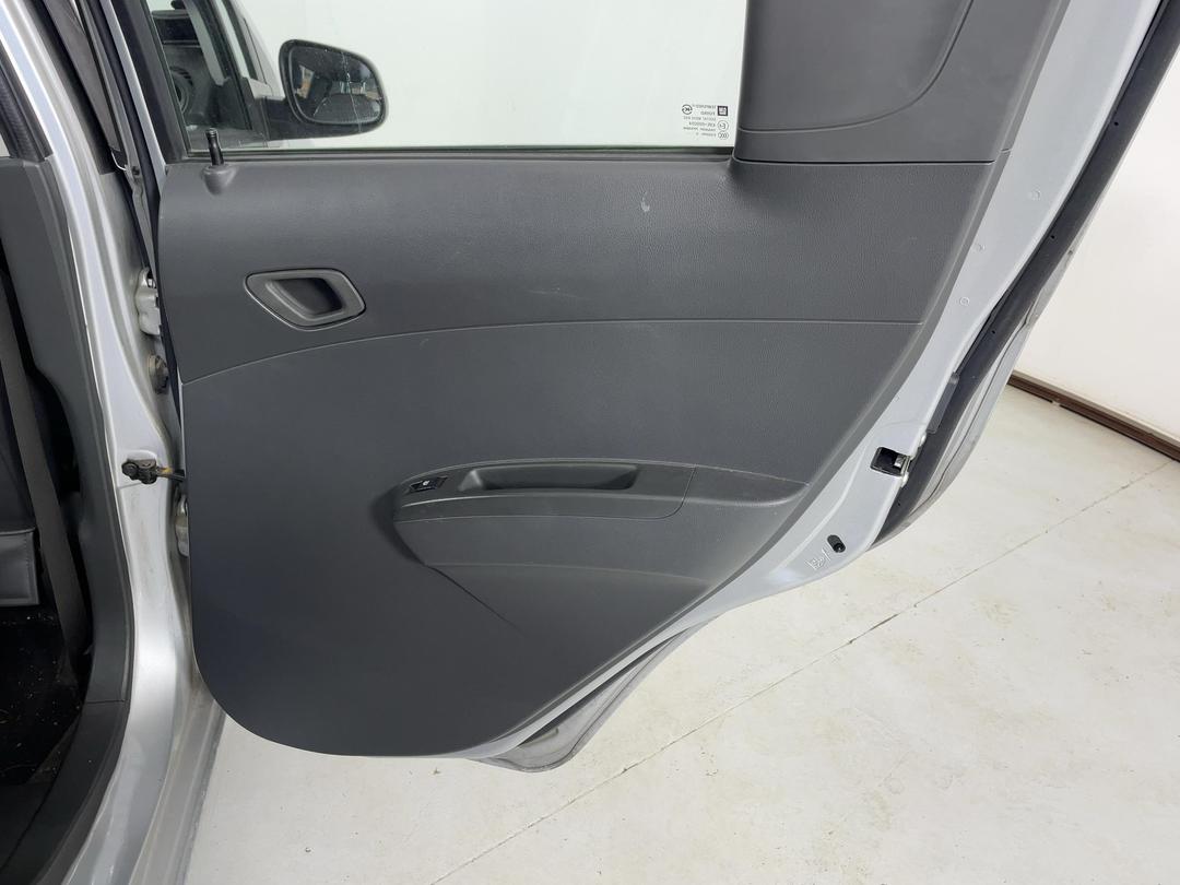 Photo '17' of Holden Barina Spark CDX