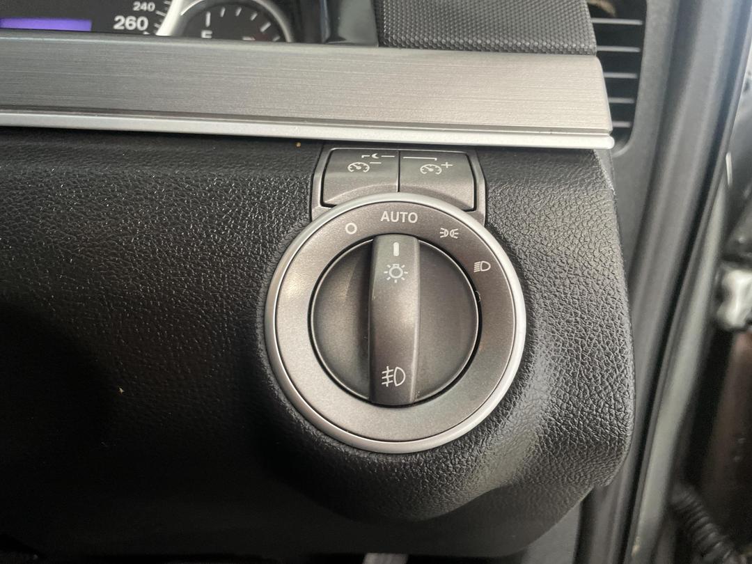 Photo '24' of Holden Commodore