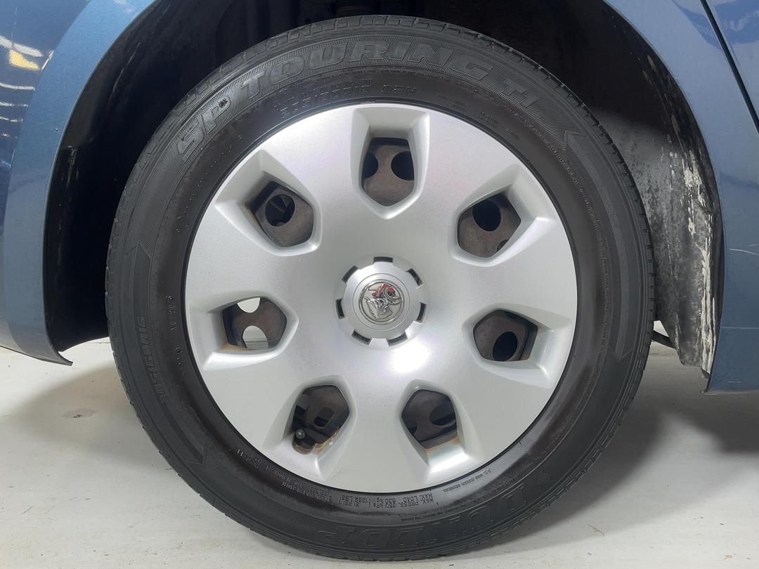 Photo '12' of Holden Cruze