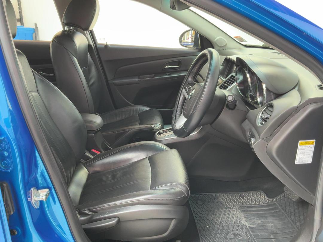 Photo '16' of Holden Cruze