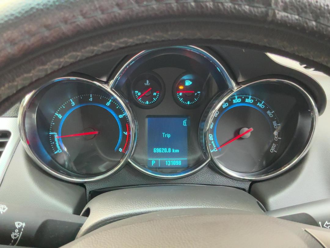 Photo '21' of Holden Cruze