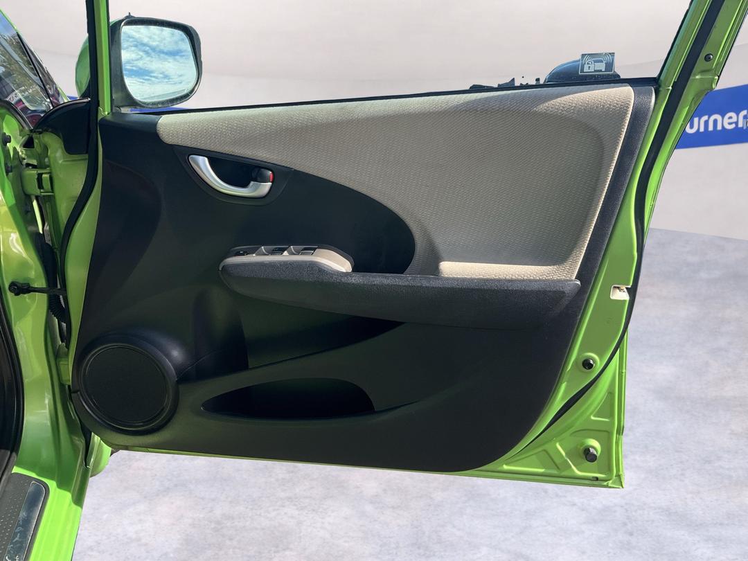 Photo '15' of Honda FIT