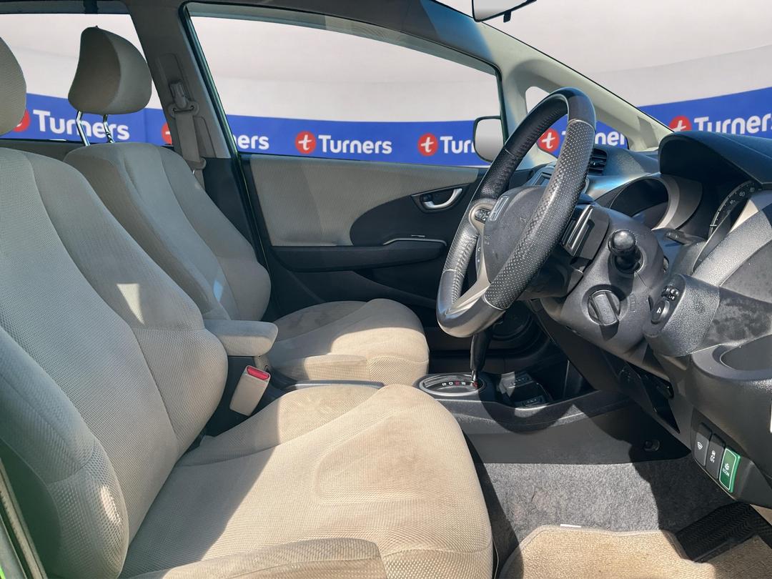 Photo '16' of Honda FIT