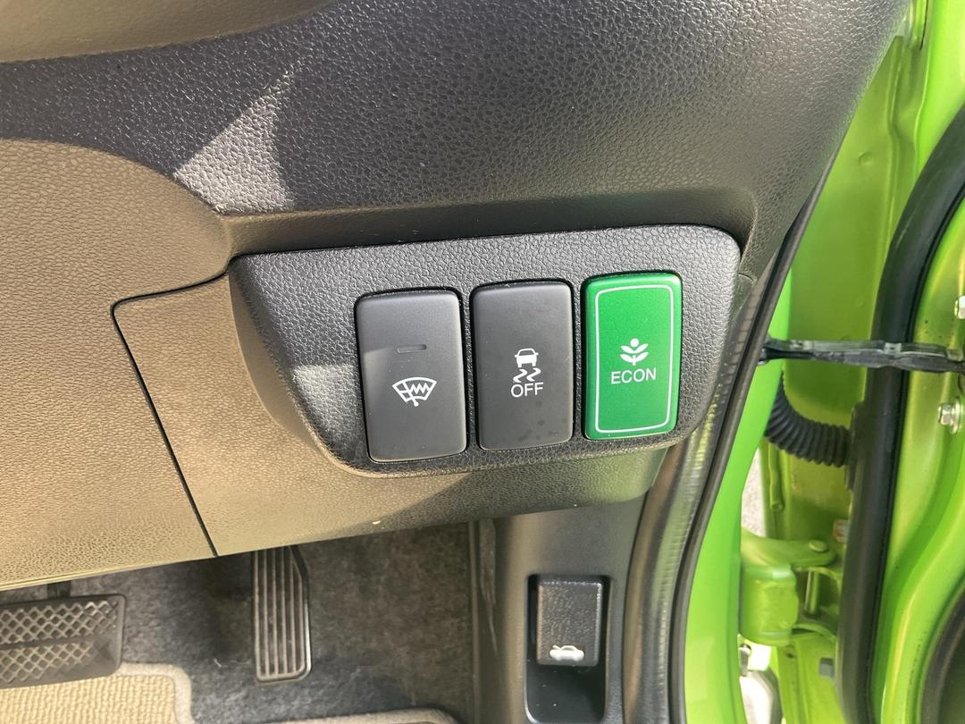 Photo '29' of Honda FIT