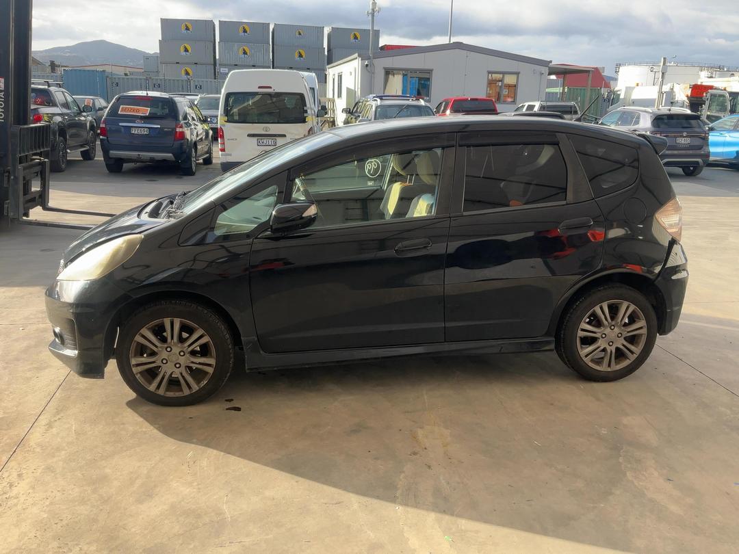 Photo '5' of Honda FIT Photo '5' of Honda FIT