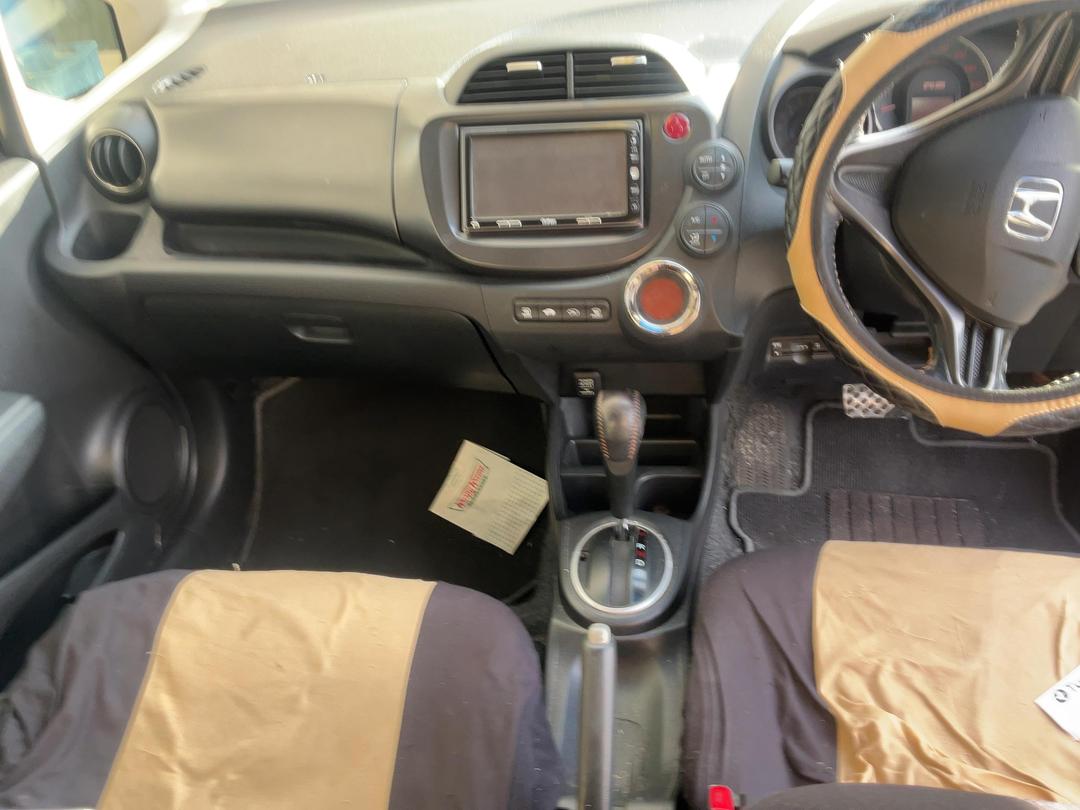 Photo '14' of Honda FIT Photo '14' of Honda FIT