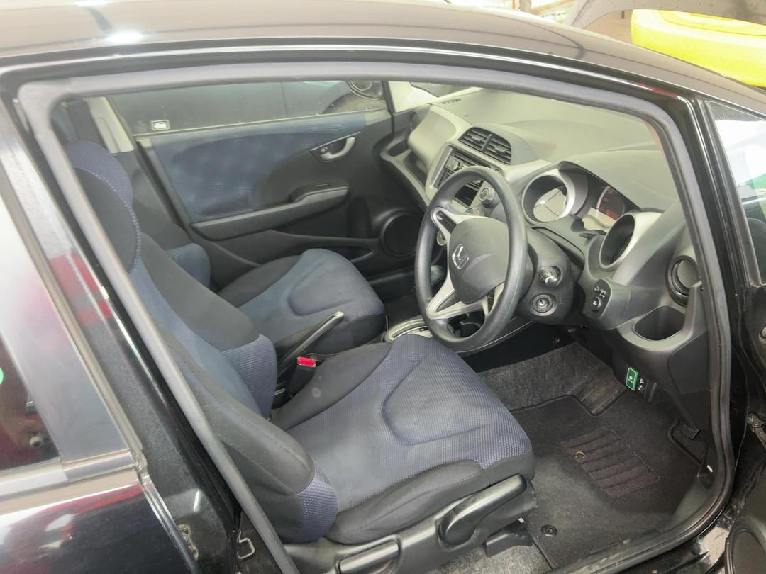 Photo '14' of Honda FIT Photo '14' of Honda FIT