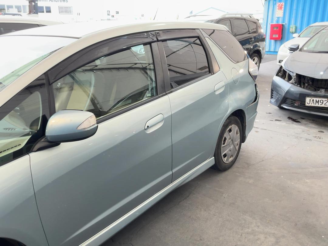 Photo '8' of Honda FIT Shuttle Photo '8' of Honda FIT Shuttle