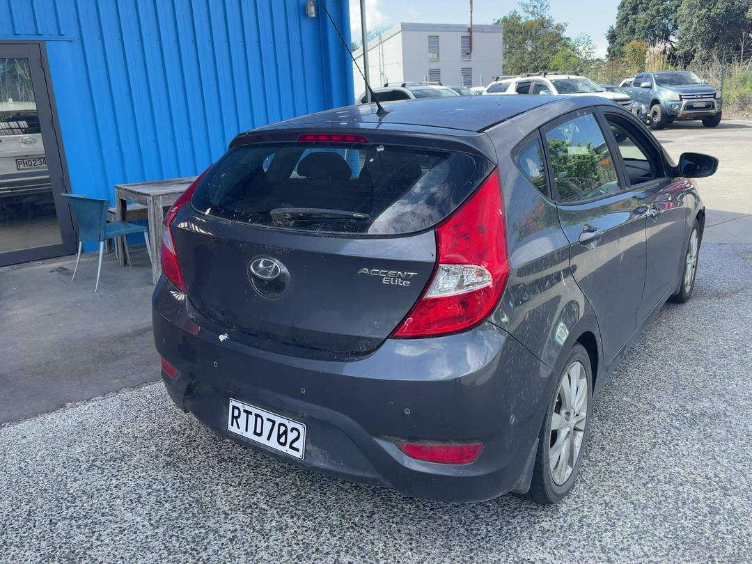 Photo '6' of Hyundai Accent Photo '6' of Hyundai Accent